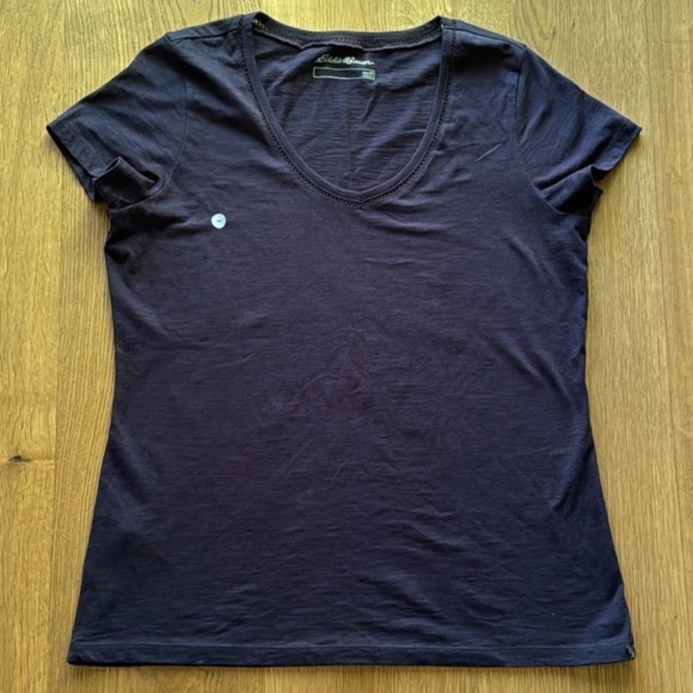 Eddie Bauer  NWOT Women's Short Sleeve Ladder Stitch V-Neck Shirt